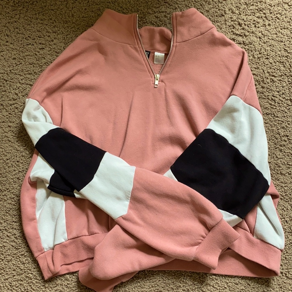 Divided long sleeved zip up